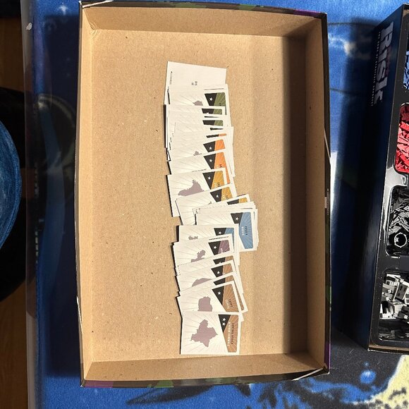 Risk: The Game of Strategic Conquest (Revised Edition โ Complete) - Picture 5 of 6